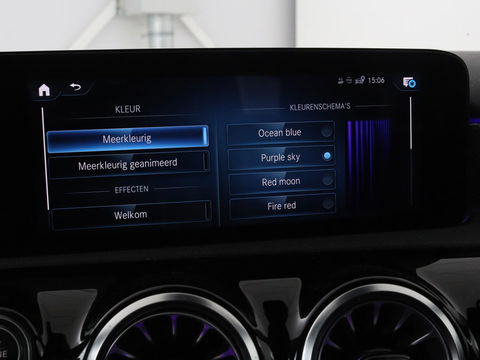 Mercedes-Benz A-Klasse 250e Business Solution Luxury | Leder | Stoelverwarming | Trekhaak | Camera | Navigatie | Full LED | Park Assist | Climate control | Widescreen