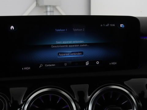 Mercedes-Benz A-Klasse 250e Business Solution Luxury | Leder | Stoelverwarming | Trekhaak | Camera | Navigatie | Full LED | Park Assist | Climate control | Widescreen