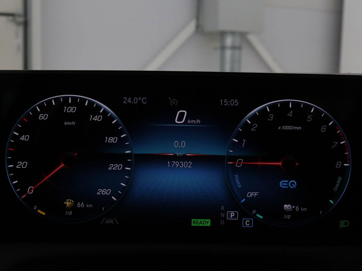 Mercedes-Benz A-Klasse 250e Business Solution Luxury | Leder | Stoelverwarming | Trekhaak | Camera | Navigatie | Full LED | Park Assist | Climate control | Widescreen