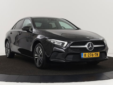 Mercedes-Benz A-Klasse 250e Business Solution Luxury | Leder | Stoelverwarming | Trekhaak | Camera | Navigatie | Full LED | Park Assist | Climate control | Widescreen