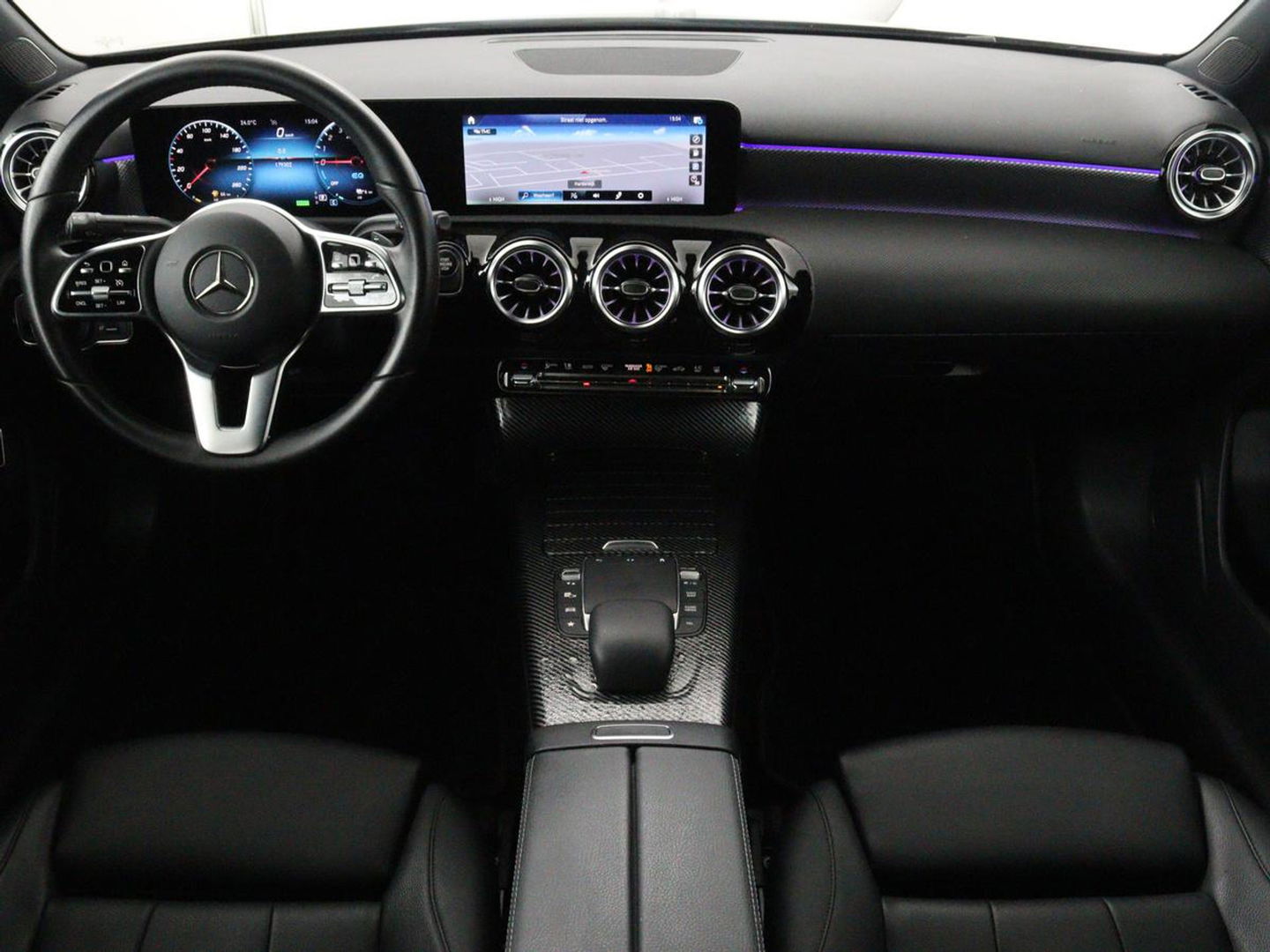 Mercedes-Benz A-Klasse 250e Business Solution Luxury | Leder | Stoelverwarming | Trekhaak | Camera | Navigatie | Full LED | Park Assist | Climate control | Widescreen