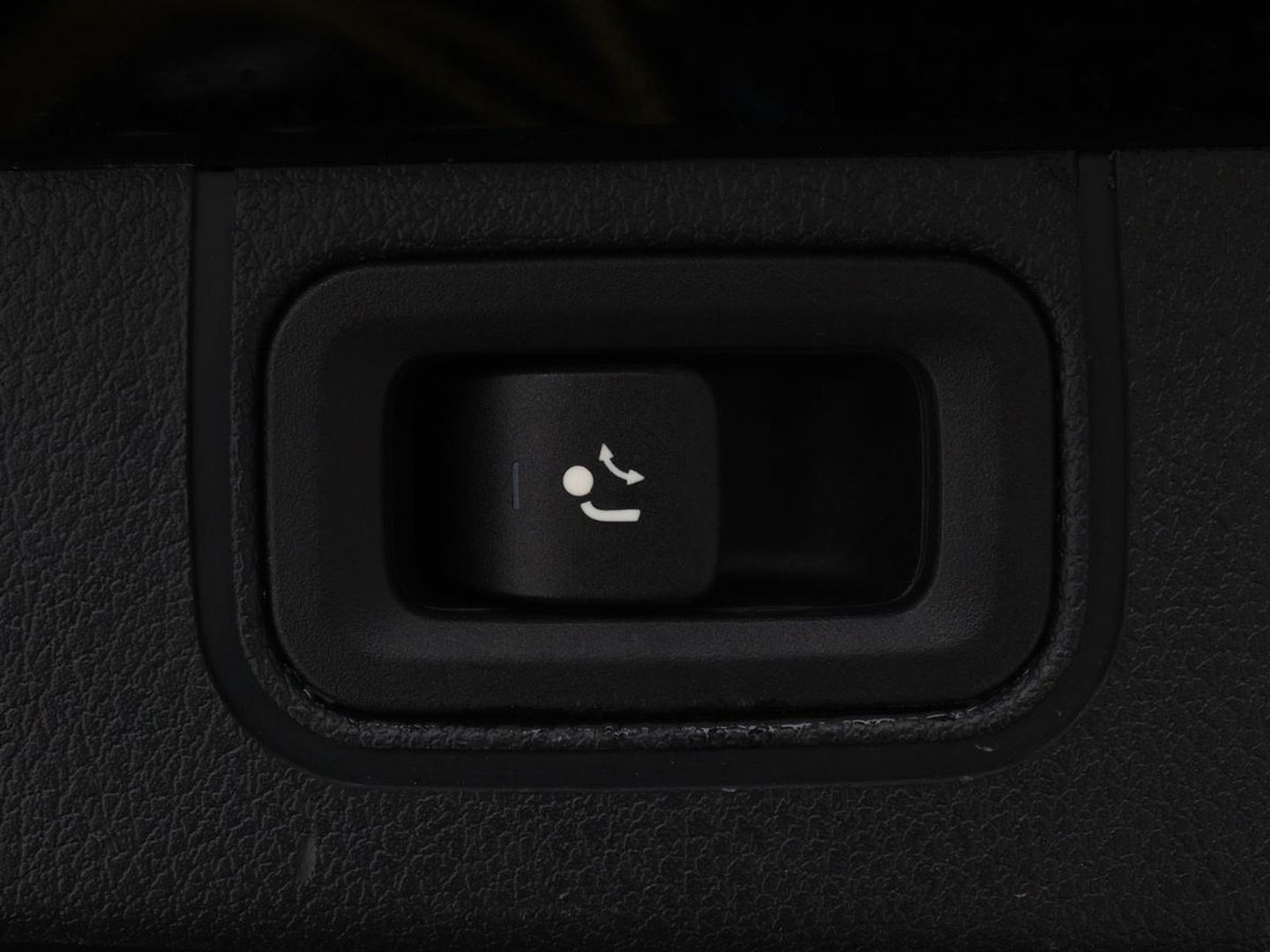 Mercedes-Benz A-Klasse 250e Business Solution Luxury | Leder | Stoelverwarming | Trekhaak | Camera | Navigatie | Full LED | Park Assist | Climate control | Widescreen