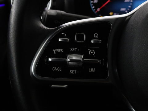 Mercedes-Benz A-Klasse 250e Business Solution Luxury | Leder | Stoelverwarming | Trekhaak | Camera | Navigatie | Full LED | Park Assist | Climate control | Widescreen
