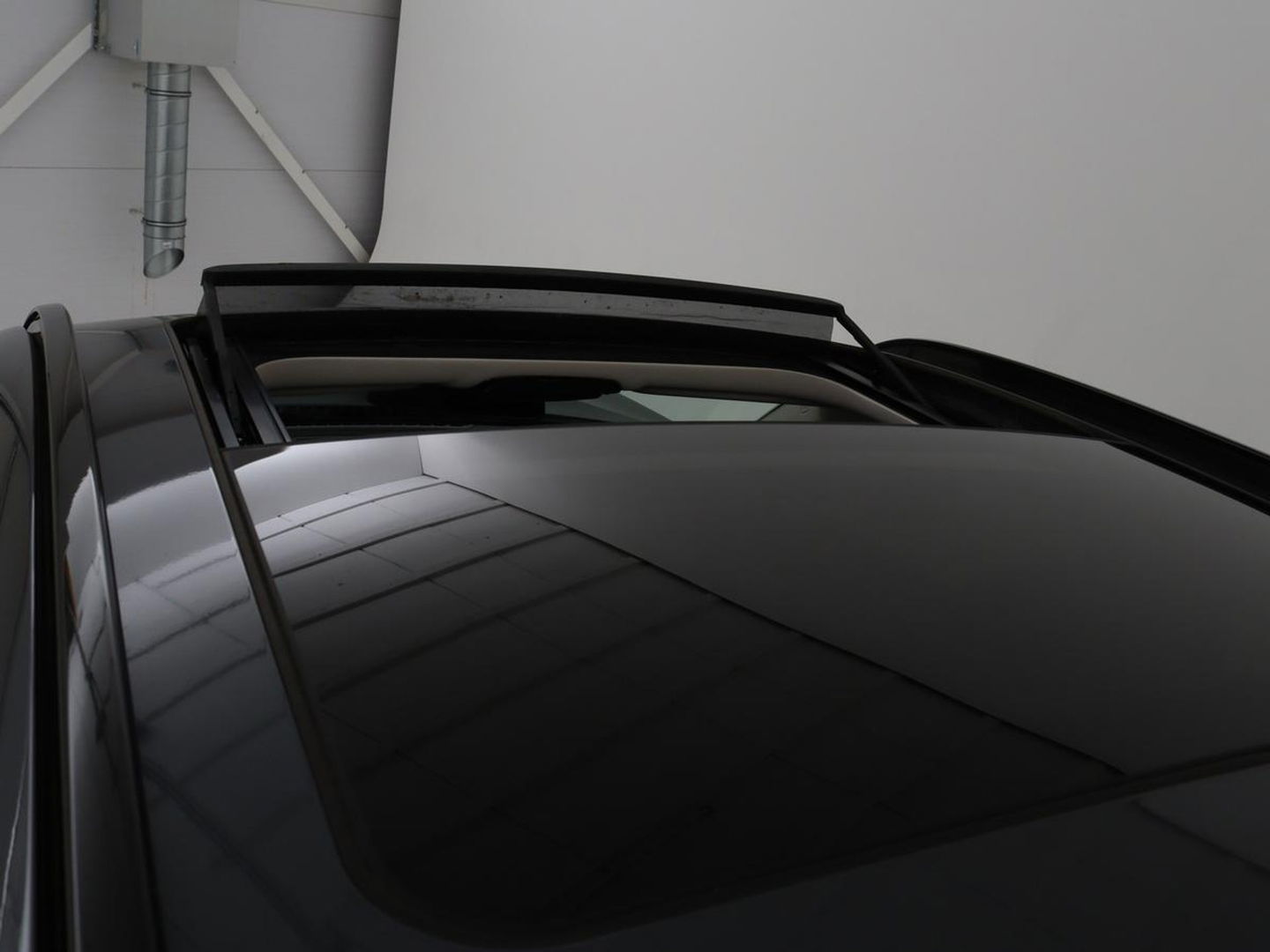 BMW 3-serie 320e Sport Line | Panoramadak | 360 Camera | Adaptive cruise | Laser Light | Stoelverwarming | Carplay | Sfeerverlichting | Live Cockpit | Sportstoelen | Half leder | Navigatie | Keyless