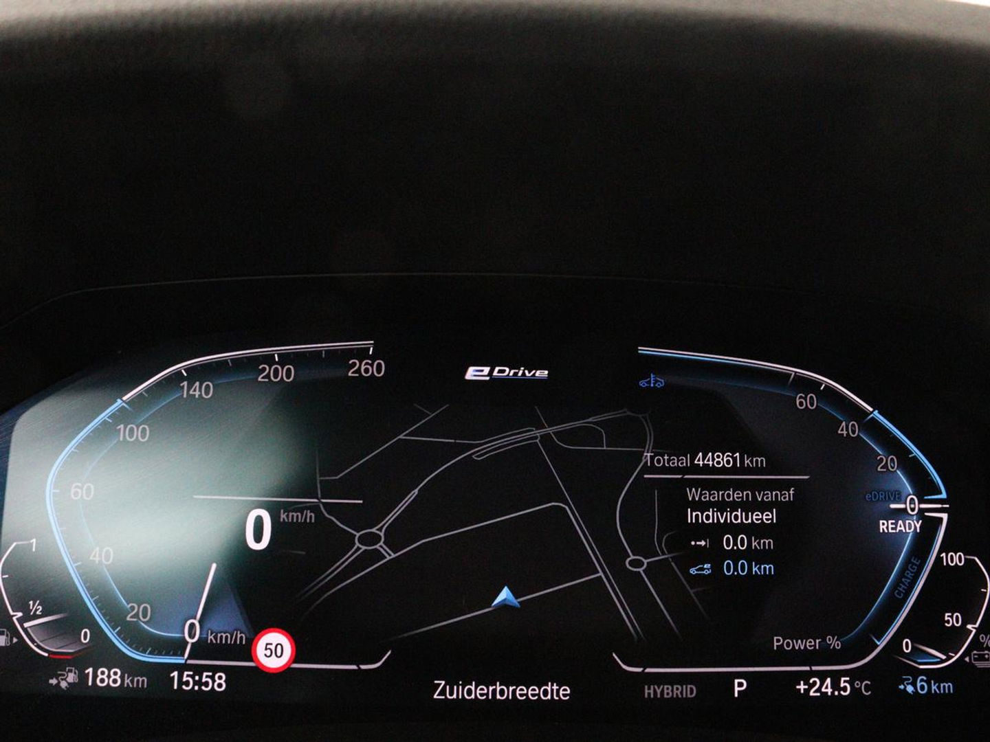 BMW 3-serie 320e Sport Line | Panoramadak | 360 Camera | Adaptive cruise | Laser Light | Stoelverwarming | Carplay | Sfeerverlichting | Live Cockpit | Sportstoelen | Half leder | Navigatie | Keyless