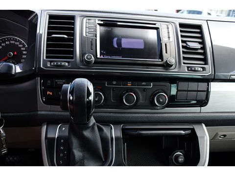 Volkswagen Transporter 2.0 TDI L2H1 DC Highline Adaptieve Cruise, Camera, Carplay, NAVI, Automaat, Trekhaak, LED, 150pk, Uniek!