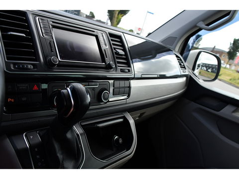 Volkswagen Transporter 2.0 TDI L2H1 DC Highline Adaptieve Cruise, Camera, Carplay, NAVI, Automaat, Trekhaak, LED, 150pk, Uniek!