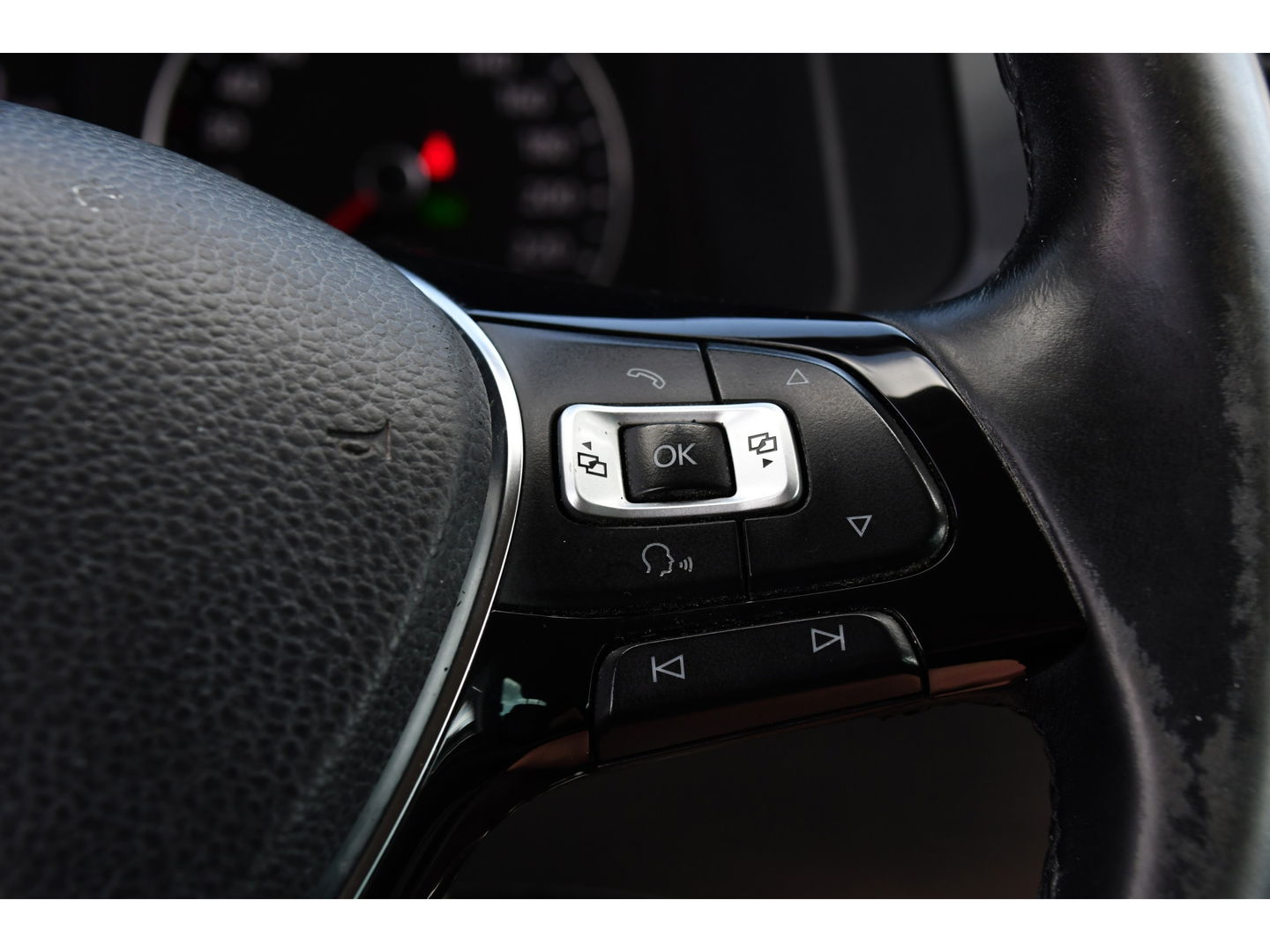 Volkswagen Transporter 2.0 TDI L2H1 DC Highline Adaptieve Cruise, Camera, Carplay, NAVI, Automaat, Trekhaak, LED, 150pk, Uniek!