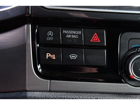 Volkswagen Transporter 2.0 TDI L2H1 DC Highline Adaptieve Cruise, Camera, Carplay, NAVI, Automaat, Trekhaak, LED, 150pk, Uniek!