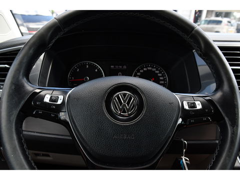 Volkswagen Transporter 2.0 TDI L2H1 DC Highline Adaptieve Cruise, Camera, Carplay, NAVI, Automaat, Trekhaak, LED, 150pk, Uniek!