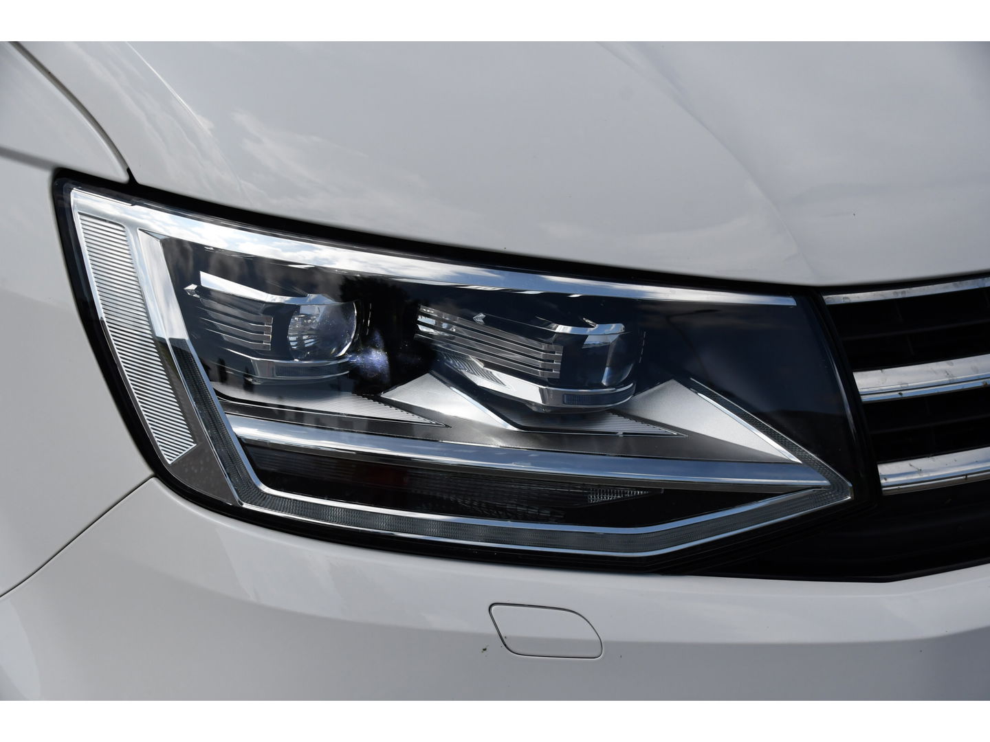 Volkswagen Transporter 2.0 TDI L2H1 DC Highline Adaptieve Cruise, Camera, Carplay, NAVI, Automaat, Trekhaak, LED, 150pk, Uniek!