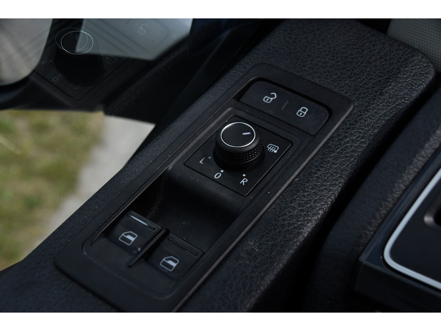 Volkswagen Transporter 2.0 TDI L2H1 DC Highline Adaptieve Cruise, Camera, Carplay, NAVI, Automaat, Trekhaak, LED, 150pk, Uniek!