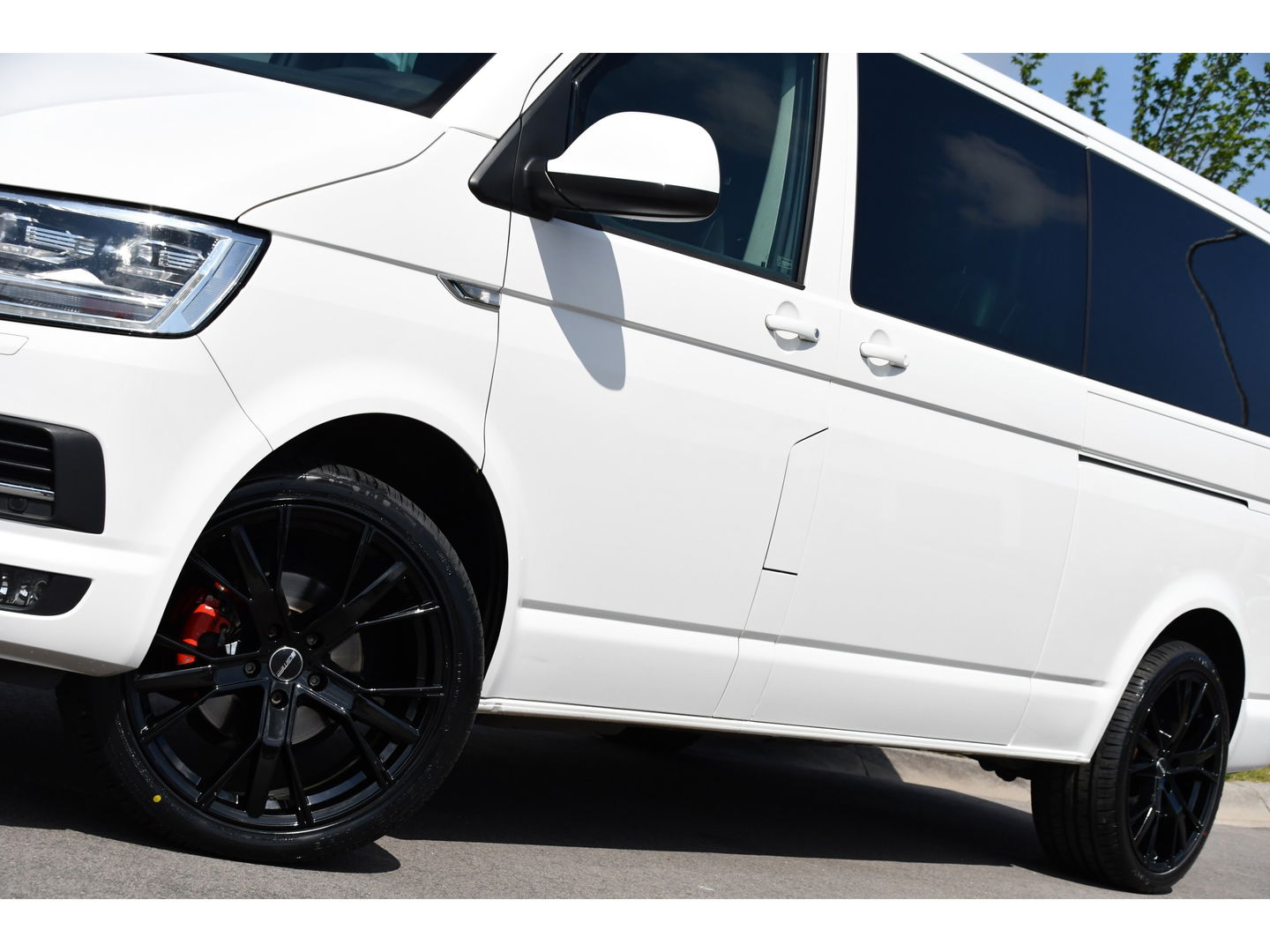 Volkswagen Transporter 2.0 TDI L2H1 DC Highline Adaptieve Cruise, Camera, Carplay, NAVI, Automaat, Trekhaak, LED, 150pk, Uniek!