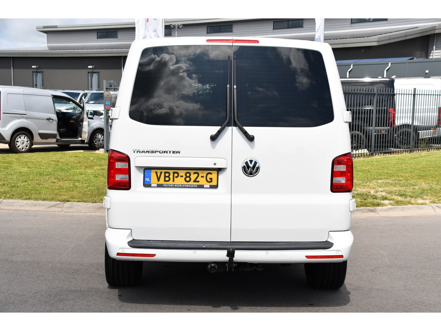 Volkswagen Transporter 2.0 TDI L2H1 DC Highline Adaptieve Cruise, Camera, Carplay, NAVI, Automaat, Trekhaak, LED, 150pk, Uniek!