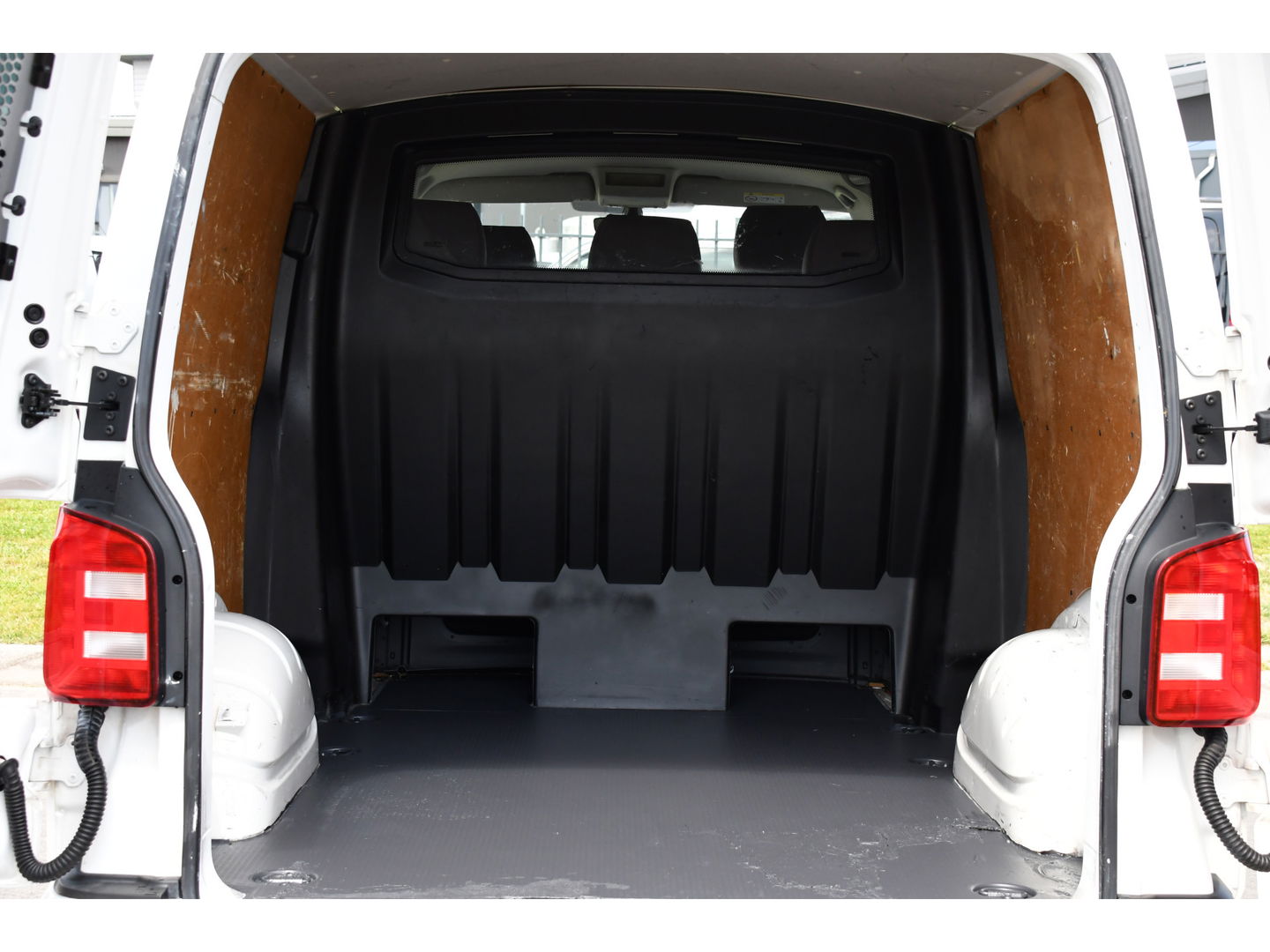Volkswagen Transporter 2.0 TDI L2H1 DC Highline Adaptieve Cruise, Camera, Carplay, NAVI, Automaat, Trekhaak, LED, 150pk, Uniek!