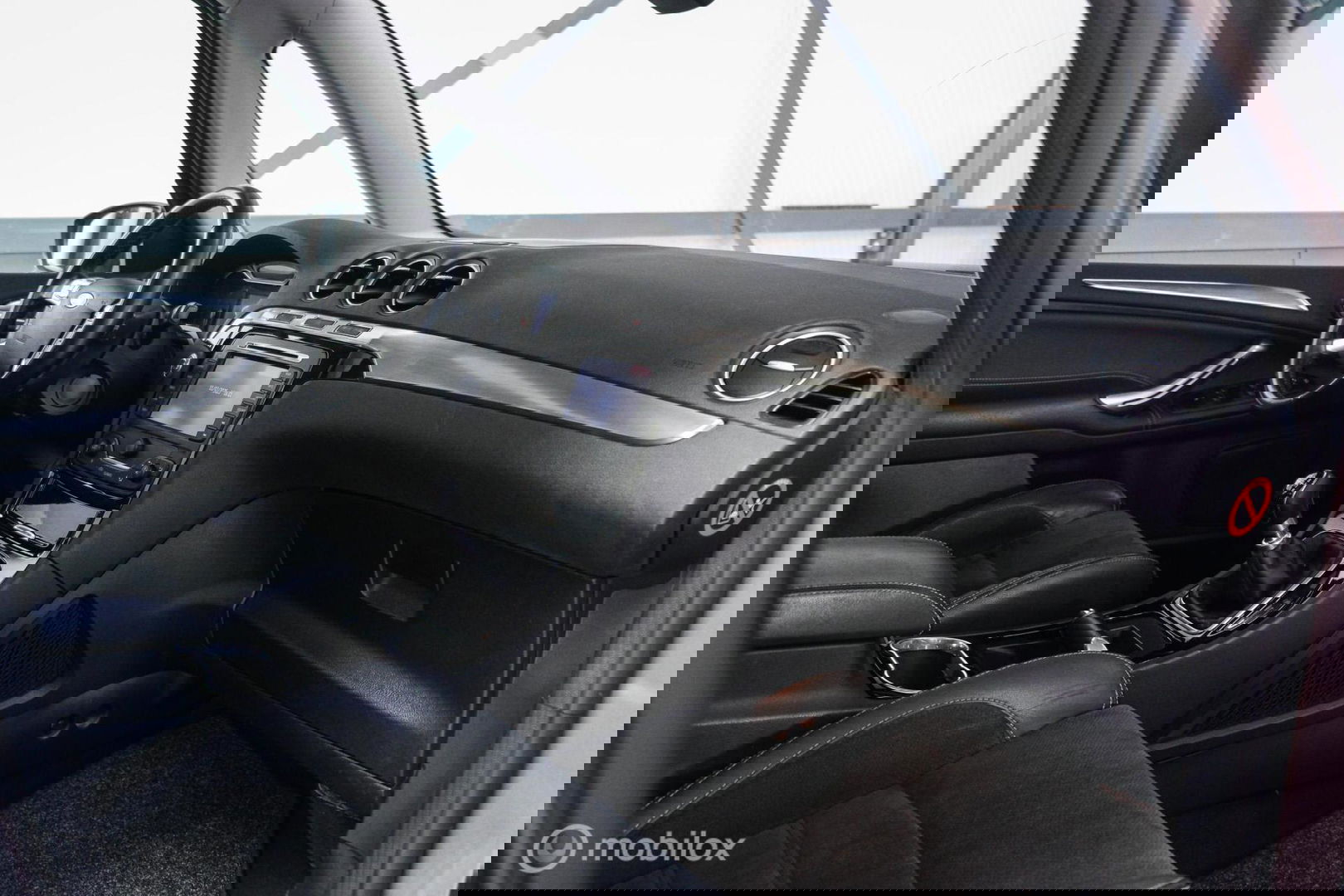 Ford Galaxy 1.6 SCTi Platinum | 7 persoons | Panorama | trekhaak | alcantara | Navigatie | NL auto NAP |