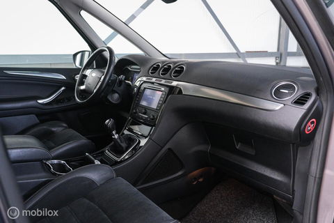 Ford Galaxy 1.6 SCTi Platinum | 7 persoons | Panorama | trekhaak | alcantara | Navigatie | NL auto NAP |