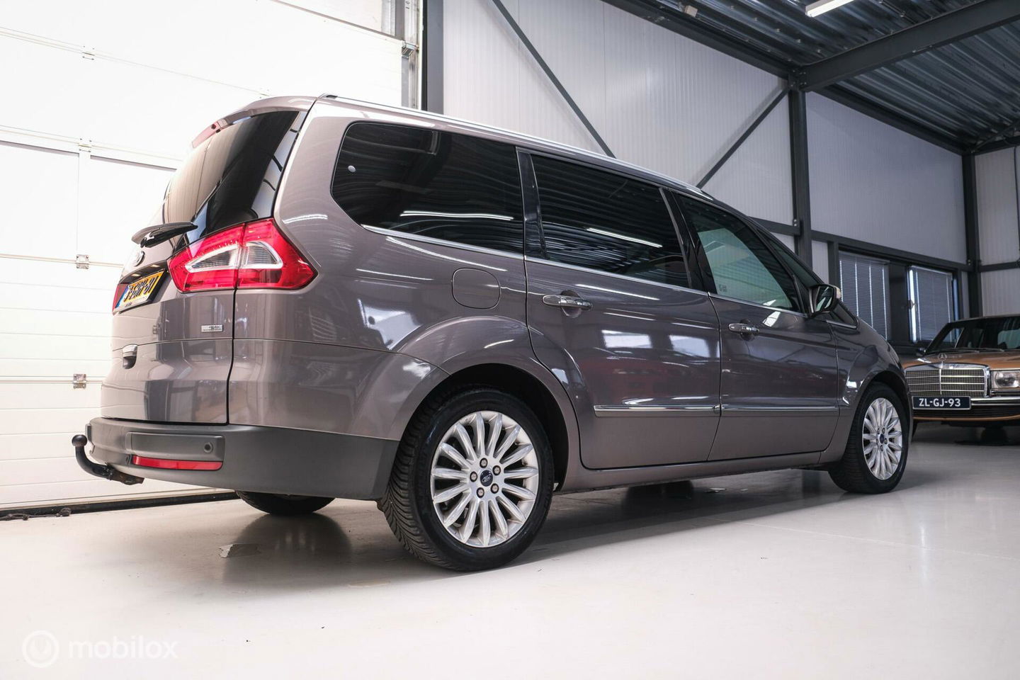 Ford Galaxy 1.6 SCTi Platinum | 7 persoons | Panorama | trekhaak | alcantara | Navigatie | NL auto NAP |