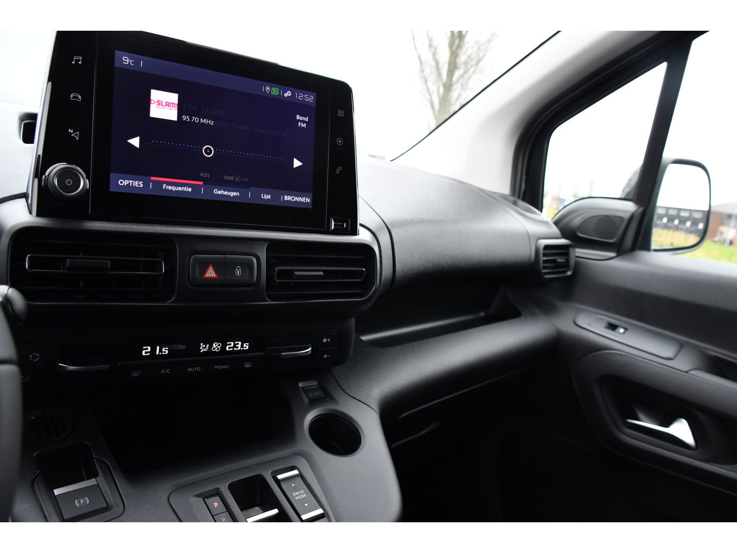 Fiat E-Doblò 136 L1 50 kWh Black Edition Cruise, Sensoren, Clima, Carplay, 136PK, Uniek!