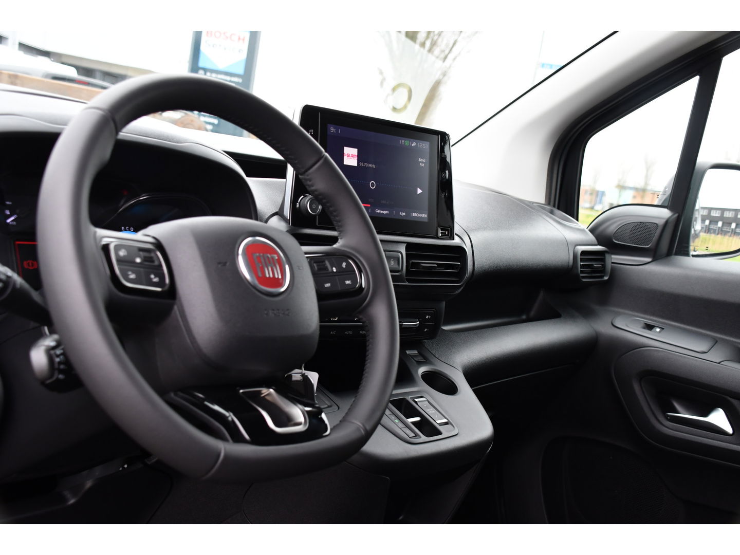 Fiat E-Doblò 136 L1 50 kWh Black Edition Cruise, Sensoren, Clima, Carplay, 136PK, Uniek!