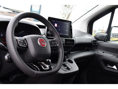 Fiat E-Doblò 136 L1 50 kWh Black Edition Cruise, Sensoren, Clima, Carplay, 136PK, Uniek!