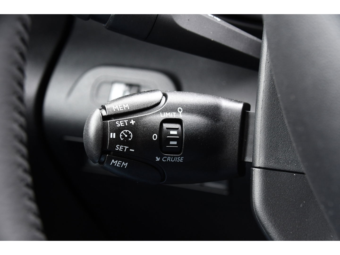 Fiat E-Doblò 136 L1 50 kWh Black Edition Cruise, Sensoren, Clima, Carplay, 136PK, Uniek!