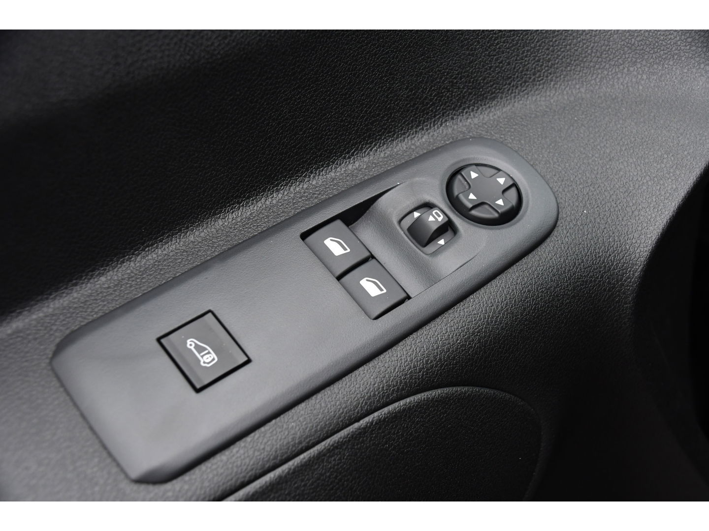Fiat E-Doblò 136 L1 50 kWh Black Edition Cruise, Sensoren, Clima, Carplay, 136PK, Uniek!