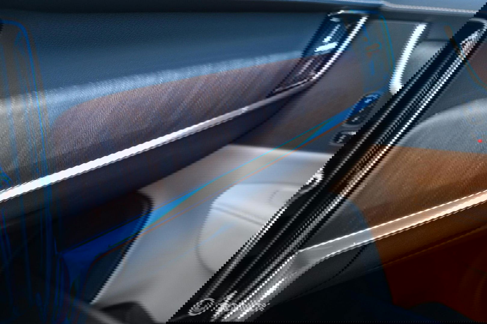 Volvo V90 2.0 B4 Business Pro | Massage | Trekhaak | Stoelkoeling | Pine grey | NL auto NAP | Camera | Leder | LED | Rijklaar |