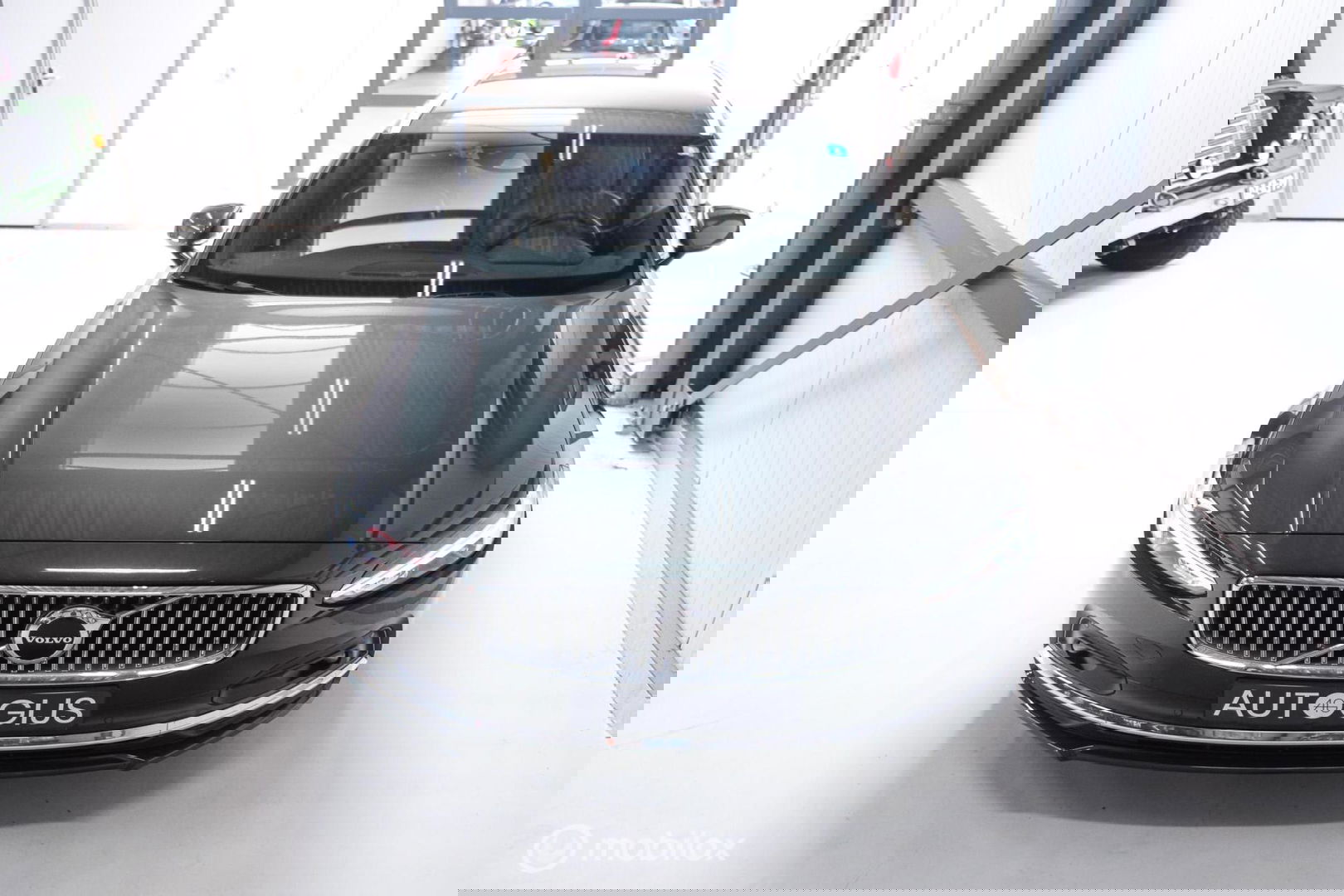 Volvo V90 2.0 B4 Business Pro | Massage | Trekhaak | Stoelkoeling | Pine grey | NL auto NAP | Camera | Leder | LED | Rijklaar |