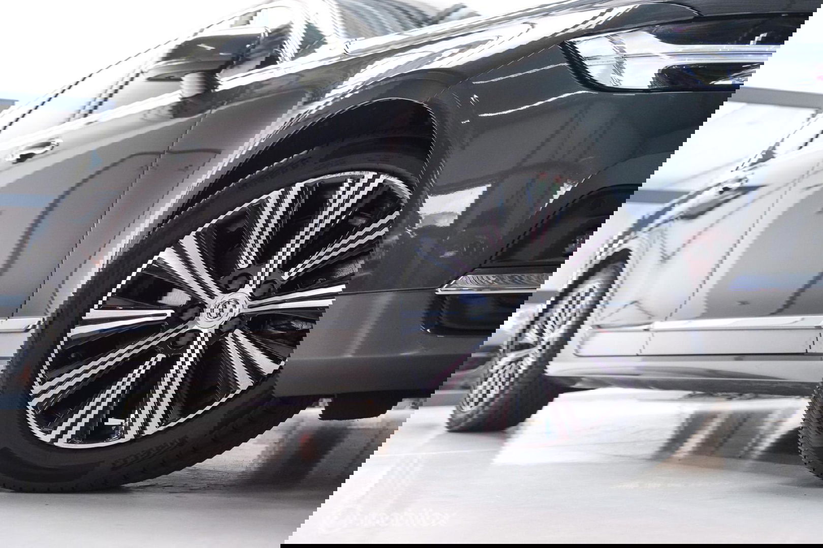 Volvo V90 2.0 B4 Business Pro | Massage | Trekhaak | Stoelkoeling | Pine grey | NL auto NAP | Camera | Leder | LED | Rijklaar |