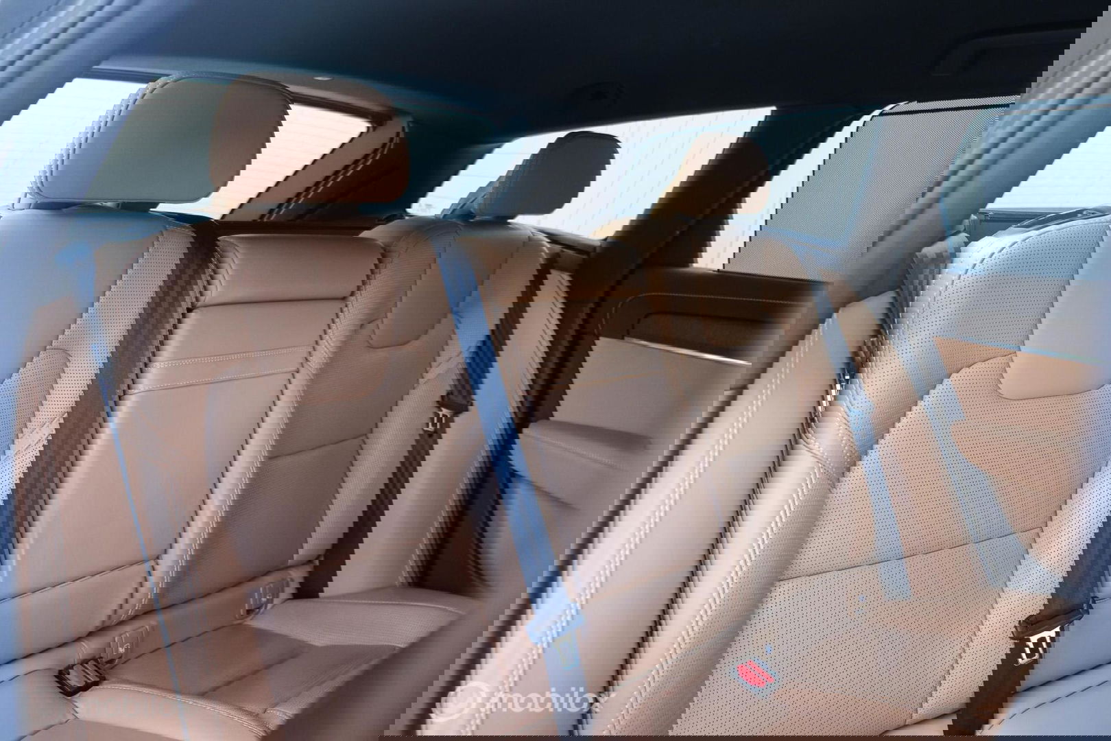Volvo V90 2.0 B4 Business Pro | Massage | Trekhaak | Stoelkoeling | Pine grey | NL auto NAP | Camera | Leder | LED | Rijklaar |