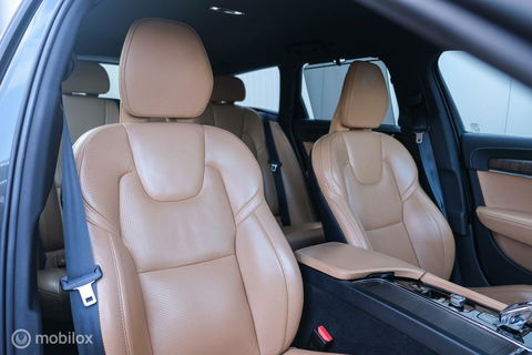Volvo V90 2.0 B4 Business Pro | Massage | Trekhaak | Stoelkoeling | Pine grey | NL auto NAP | Camera | Leder | LED | Rijklaar |