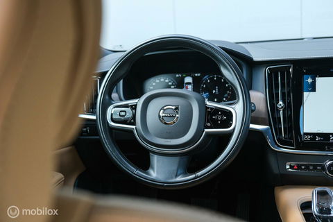 Volvo V90 2.0 B4 Business Pro | Massage | Trekhaak | Stoelkoeling | Pine grey | NL auto NAP | Camera | Leder | LED | Rijklaar |