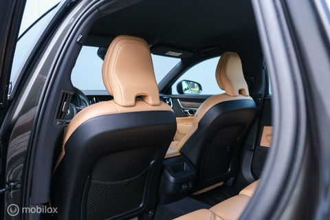 Volvo V90 2.0 B4 Business Pro | Massage | Trekhaak | Stoelkoeling | Pine grey | NL auto NAP | Camera | Leder | LED | Rijklaar |