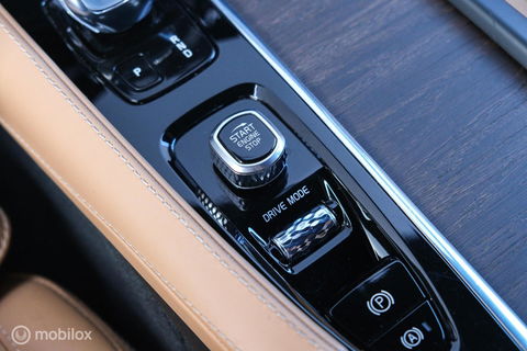 Volvo V90 2.0 B4 Business Pro | Massage | Trekhaak | Stoelkoeling | Pine grey | NL auto NAP | Camera | Leder | LED | Rijklaar |