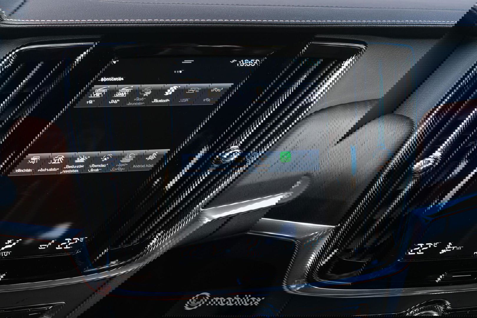 Volvo V90 2.0 B4 Business Pro | Massage | Trekhaak | Stoelkoeling | Pine grey | NL auto NAP | Camera | Leder | LED | Rijklaar |