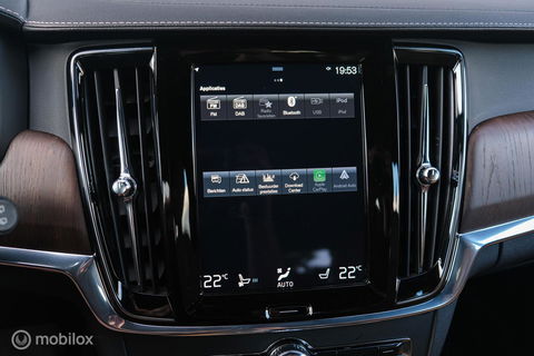 Volvo V90 2.0 B4 Business Pro | Massage | Trekhaak | Stoelkoeling | Pine grey | NL auto NAP | Camera | Leder | LED | Rijklaar |