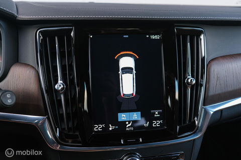Volvo V90 2.0 B4 Business Pro | Massage | Trekhaak | Stoelkoeling | Pine grey | NL auto NAP | Camera | Leder | LED | Rijklaar |