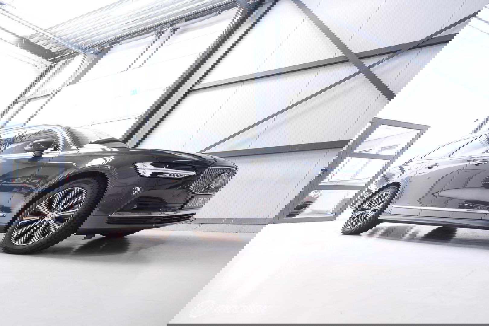 Volvo V90 2.0 B4 Business Pro | Massage | Trekhaak | Stoelkoeling | Pine grey | NL auto NAP | Camera | Leder | LED | Rijklaar |
