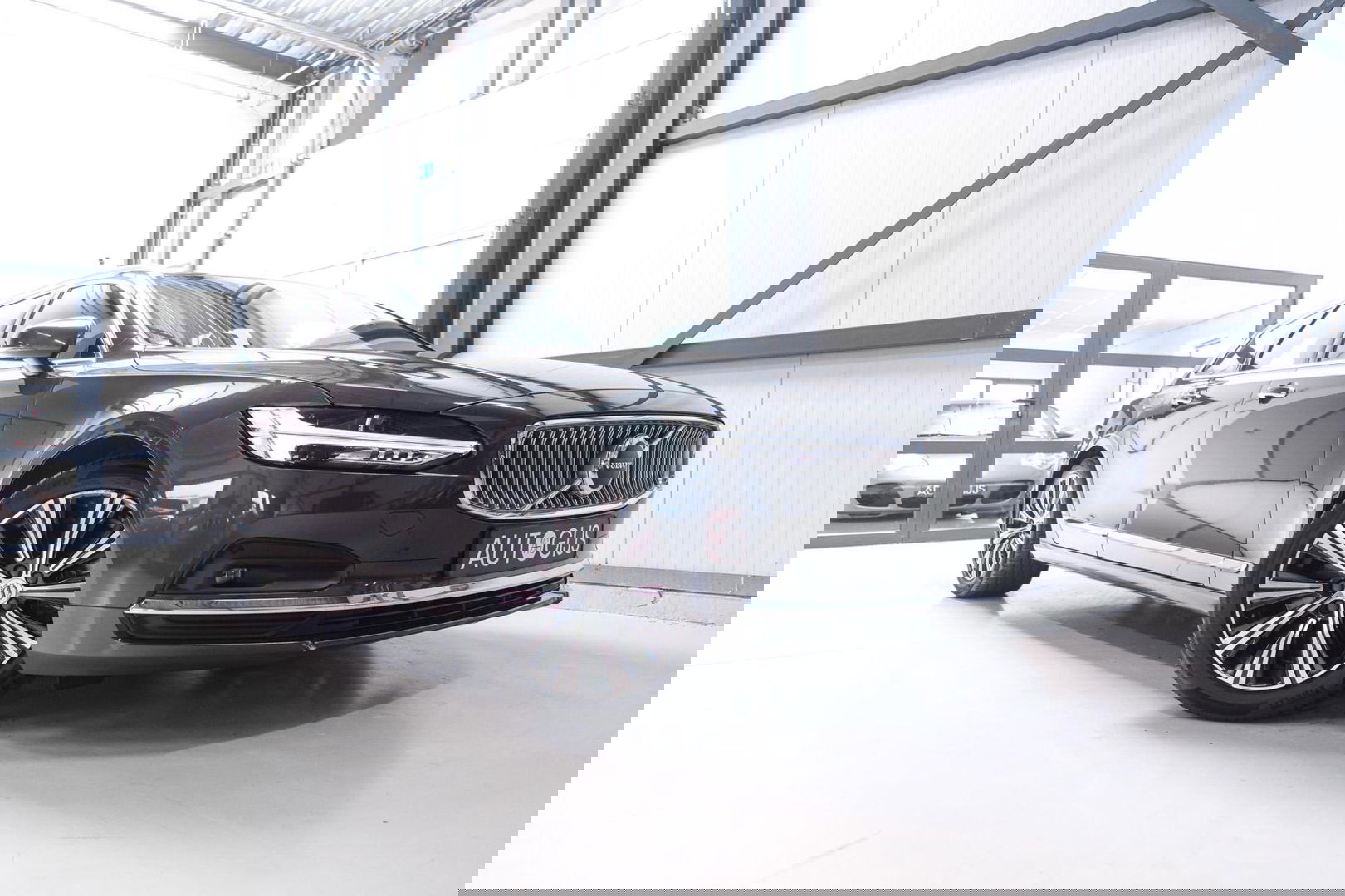 Volvo V90 2.0 B4 Business Pro | Massage | Trekhaak | Stoelkoeling | Pine grey | NL auto NAP | Camera | Leder | LED | Rijklaar |