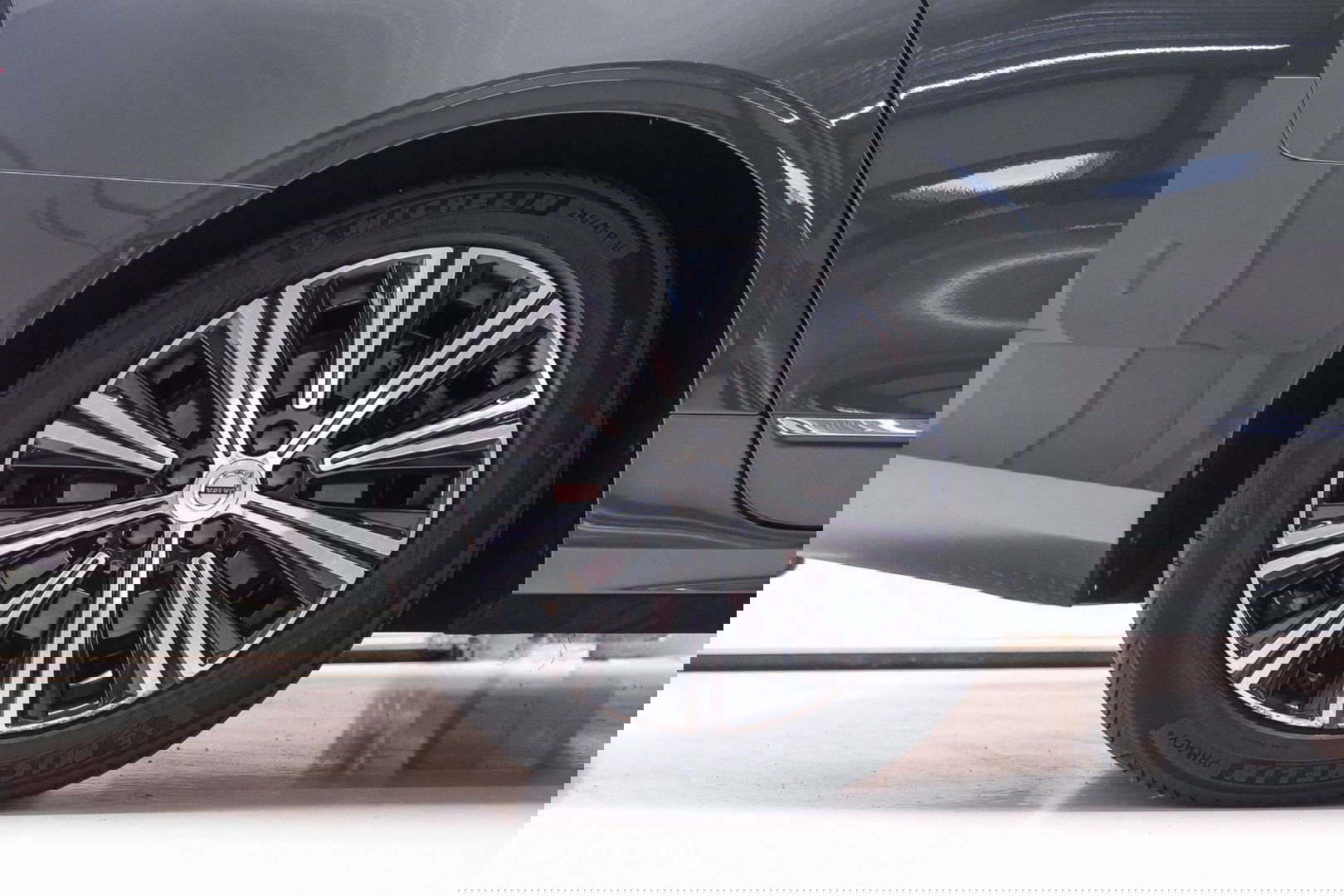Volvo V90 2.0 B4 Business Pro | Massage | Trekhaak | Stoelkoeling | Pine grey | NL auto NAP | Camera | Leder | LED | Rijklaar |