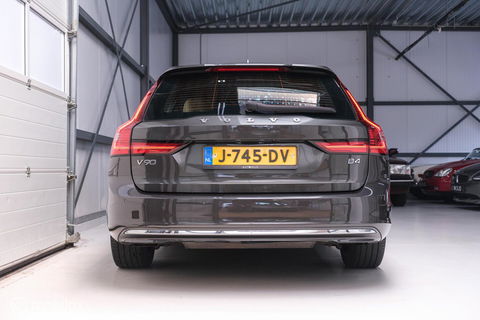 Volvo V90 2.0 B4 Business Pro | Massage | Trekhaak | Stoelkoeling | Pine grey | NL auto NAP | Camera | Leder | LED | Rijklaar |