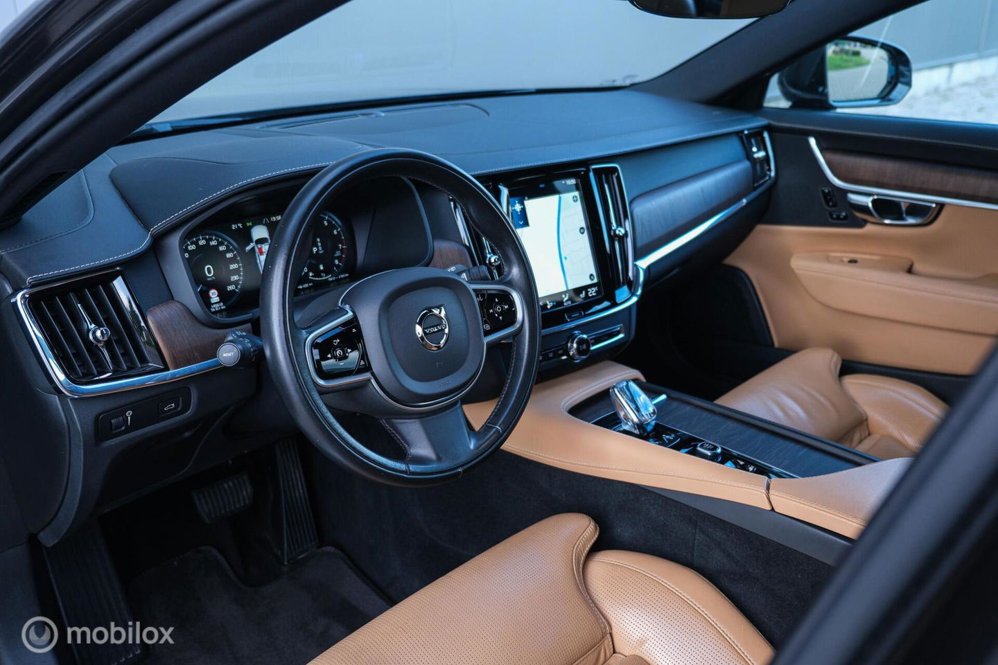 Volvo V90 2.0 B4 Business Pro | Massage | Trekhaak | Stoelkoeling | Pine grey | NL auto NAP | Camera | Leder | LED | Rijklaar |