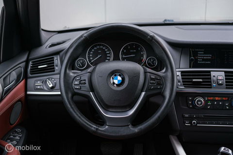 BMW X3 xDrive20i High Executive | 4x4 | Trekhaak | Leder | LED | Winter + zomerset | Zeer nette auto | Navigatie | Sportstoelen |