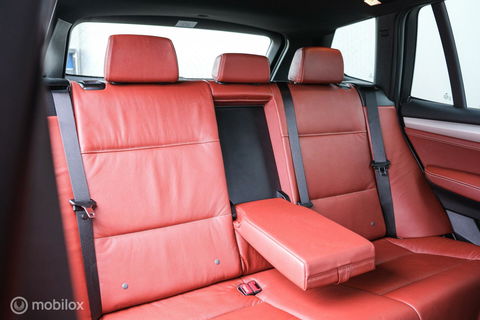 BMW X3 xDrive20i High Executive | 4x4 | Trekhaak | Leder | LED | Winter + zomerset | Zeer nette auto | Navigatie | Sportstoelen |