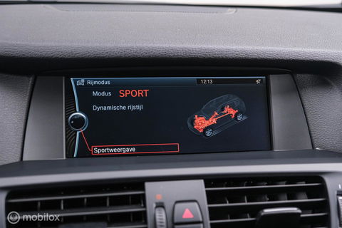 BMW X3 xDrive20i High Executive | 4x4 | Trekhaak | Leder | LED | Winter + zomerset | Zeer nette auto | Navigatie | Sportstoelen |