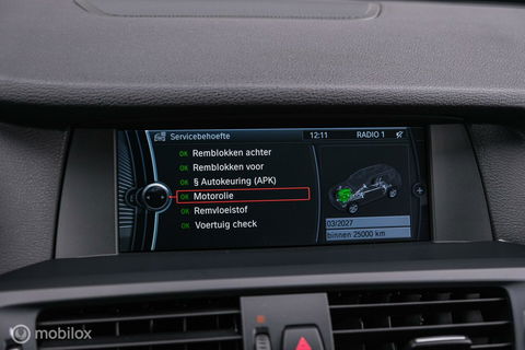 BMW X3 xDrive20i High Executive | 4x4 | Trekhaak | Leder | LED | Winter + zomerset | Zeer nette auto | Navigatie | Sportstoelen |