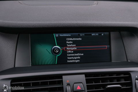BMW X3 xDrive20i High Executive | 4x4 | Trekhaak | Leder | LED | Winter + zomerset | Zeer nette auto | Navigatie | Sportstoelen |