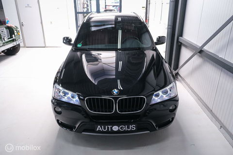 BMW X3 xDrive20i High Executive | 4x4 | Trekhaak | Leder | LED | Winter + zomerset | Zeer nette auto | Navigatie | Sportstoelen |