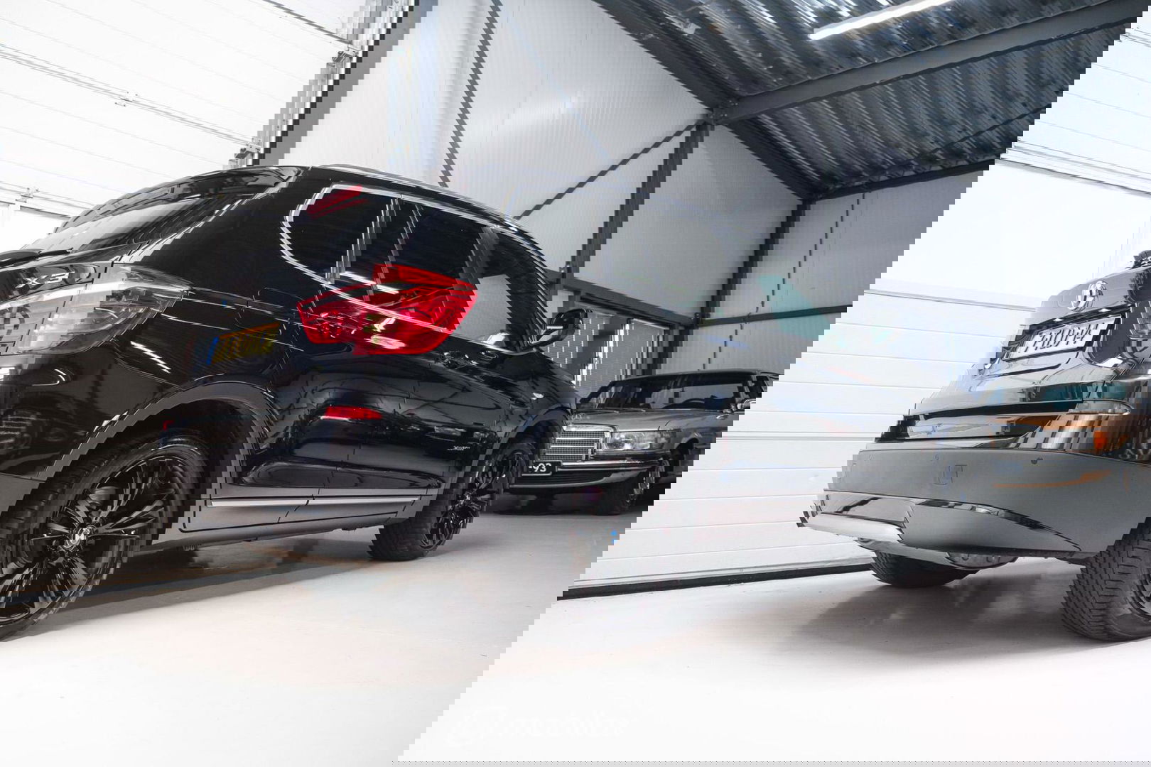 BMW X3 xDrive20i High Executive | 4x4 | Trekhaak | Leder | LED | Winter + zomerset | Zeer nette auto | Navigatie | Sportstoelen |